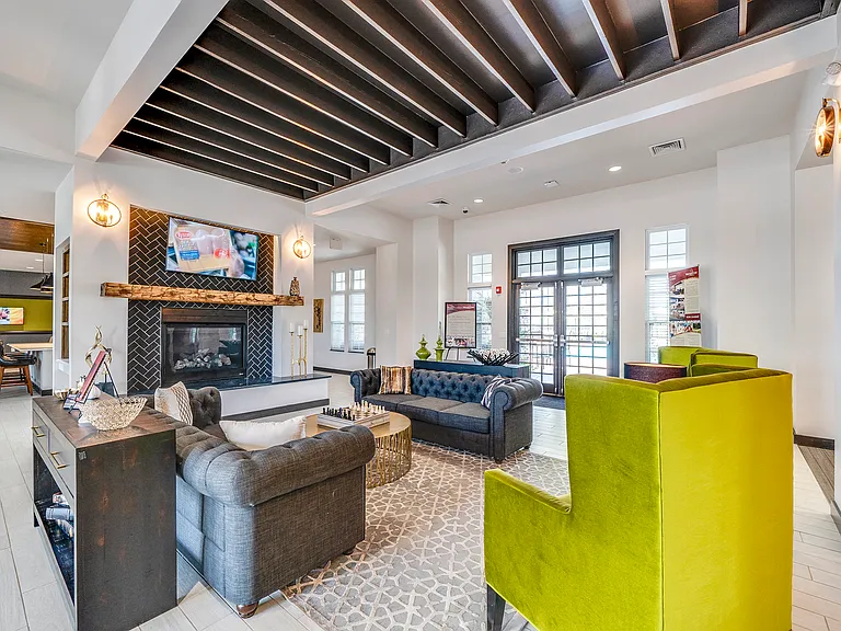 Waterstone at Hamburg Apartments — Photo 4