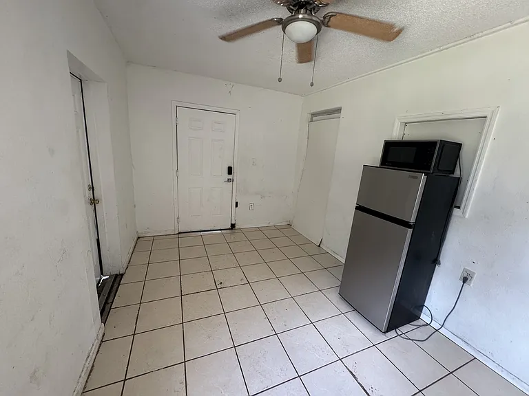 148 Deacon Jones Blvd — Photo 2