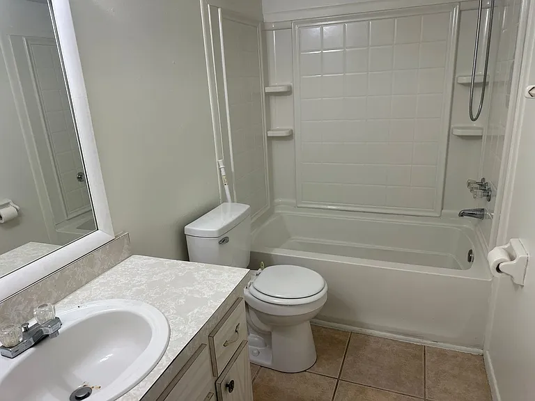 706 Lee St #B — Photo 9