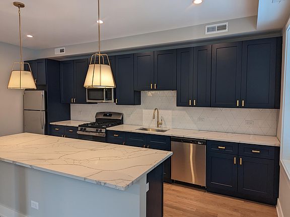 2nd image of 4409 N Seeley Ave #1ARA
