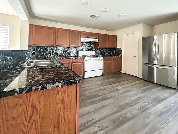 4th image of 2650 Skyview Grove Ct