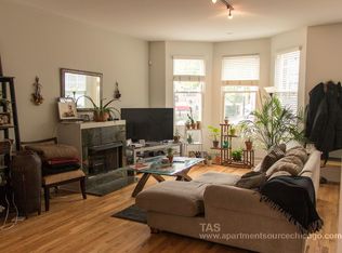 3219 N Halsted St #1CH, Chicago, IL 60657
