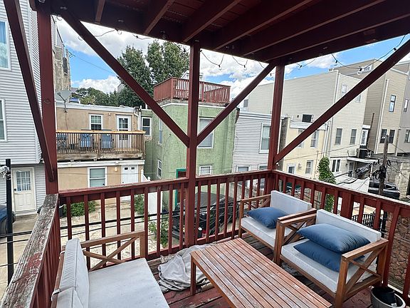 3rd image of 2017 Catharine St Floor 2