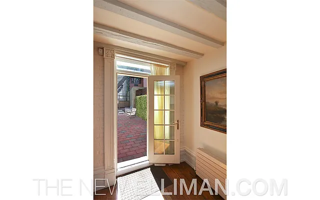 Rented by Douglas Elliman | media 33