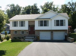 104 October Dr, Butler, PA 16002