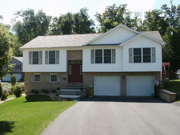 104 October Dr, Butler, PA 16002