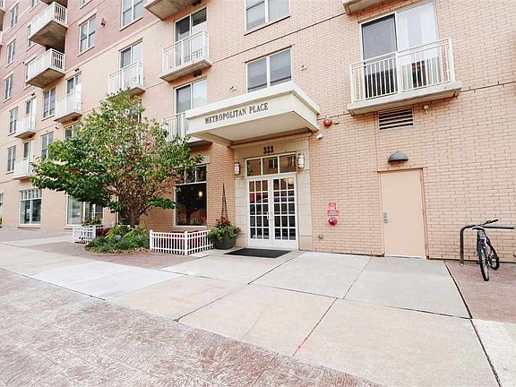 2nd image of 333 W Mifflin St Unit 3130