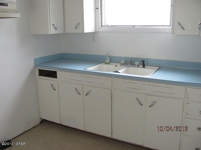 2nd image of 812/814 7th Ave N