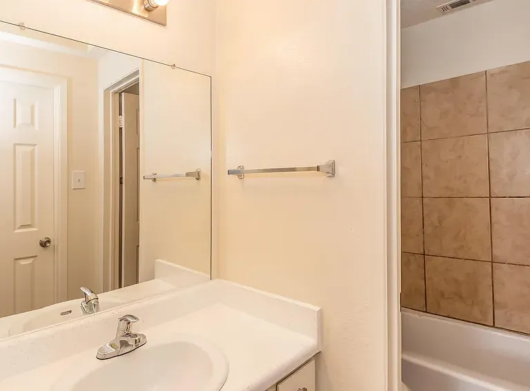 Parkside Apartments — Photo 12