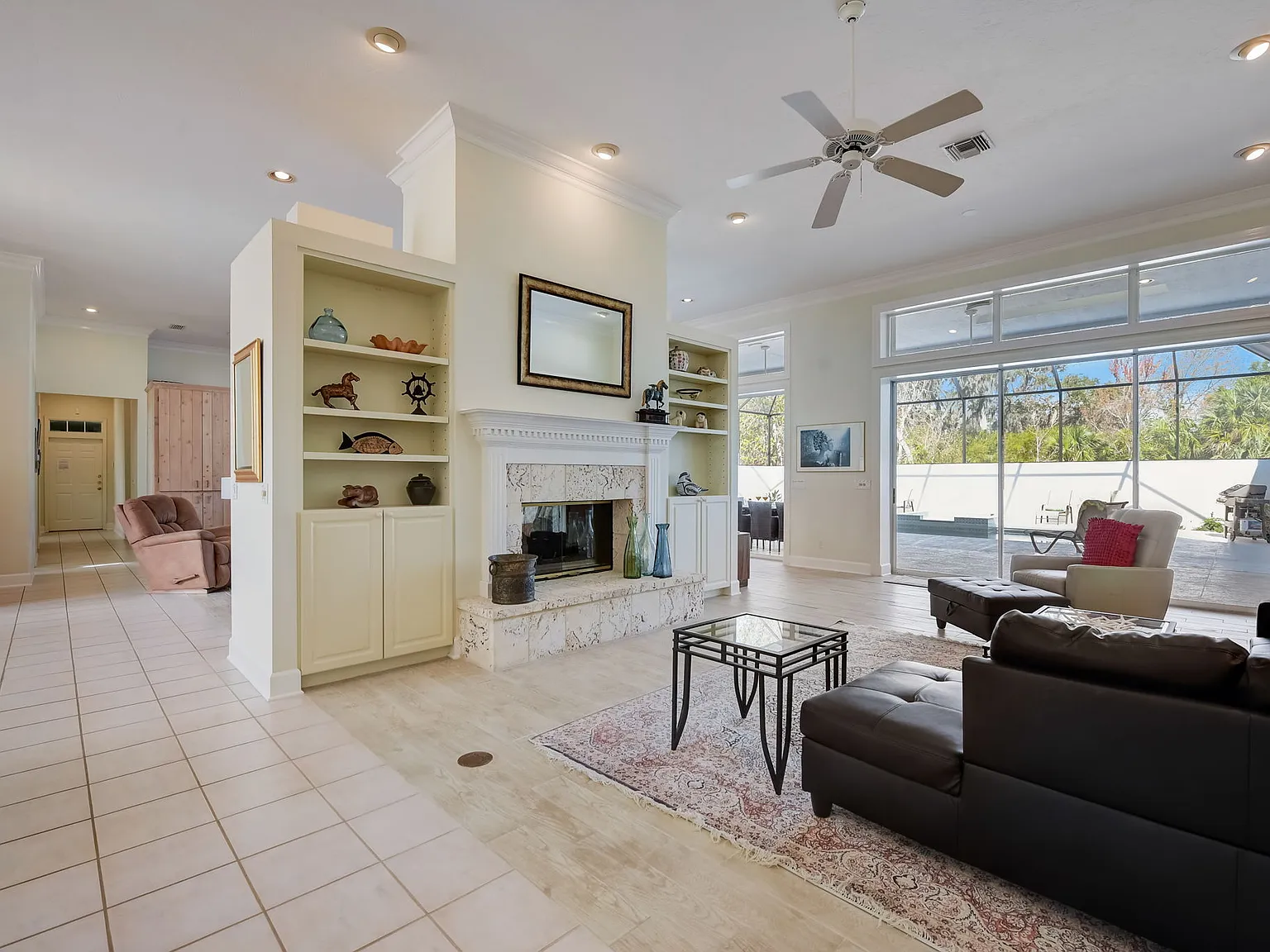 4653 Hadfield Dr — Photo 3