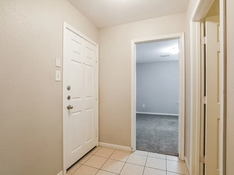 21519 Kings Bend Dr — Photo 15