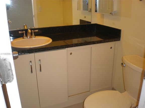 4th image of 1460 NE 169th St APT 106