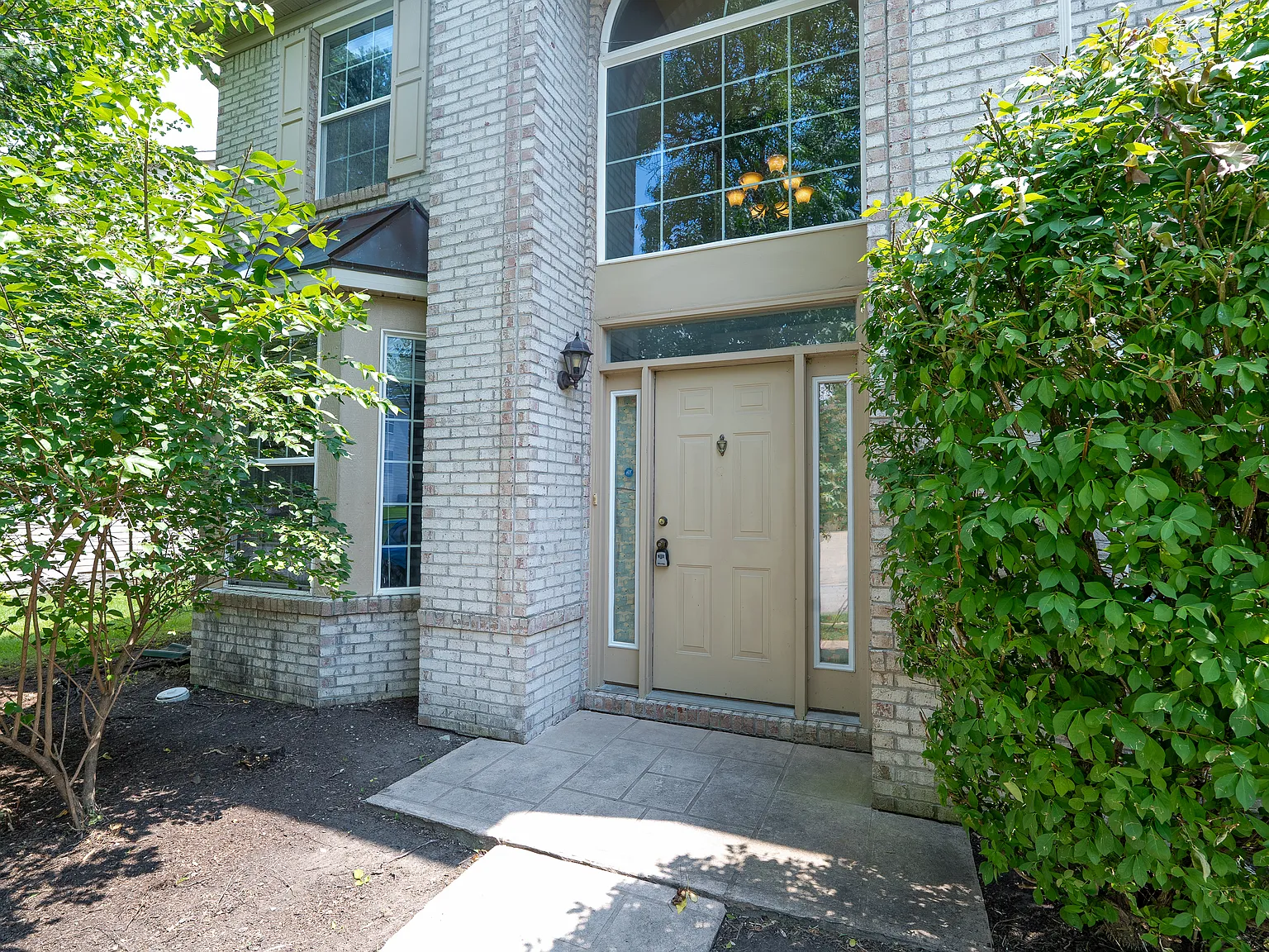 4 bed, 2.5 bath, 2615 sqft, $2,850 — Photo 4