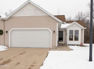 7107 Juniper Ct, Spring Lake, MI 49456