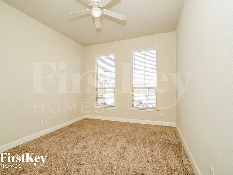 15013 Gladstone Dr — Photo 9