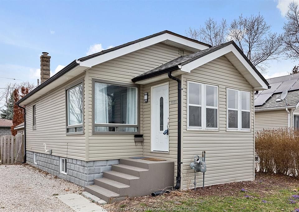 1323 Arthur Rd, Windsor, ON N8Y 3Y5 MLS 24005829 Zillow