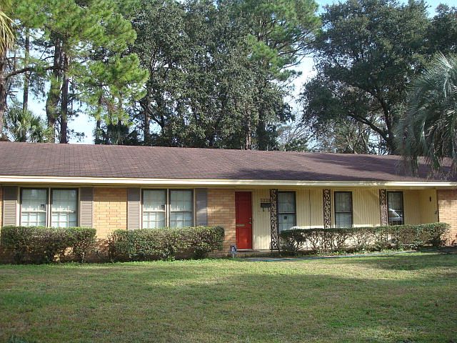 1st image of 3228 Lakeside Dr