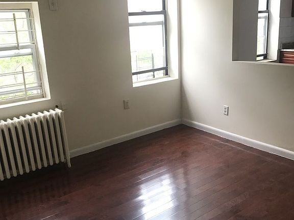 4th image of 3718 34th Ave #2