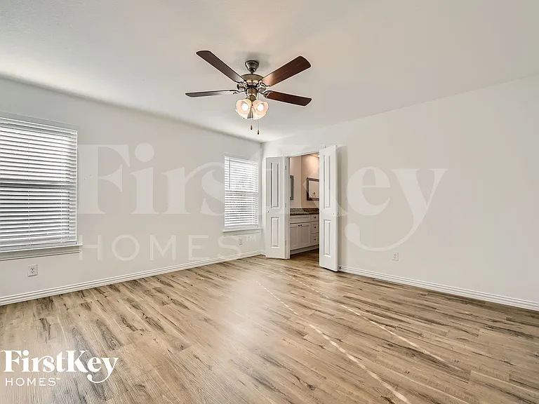 7384 Parkside Place Dr — Photo 16
