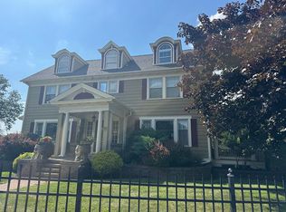 72 Wolcott St, Le Roy, NY 14482