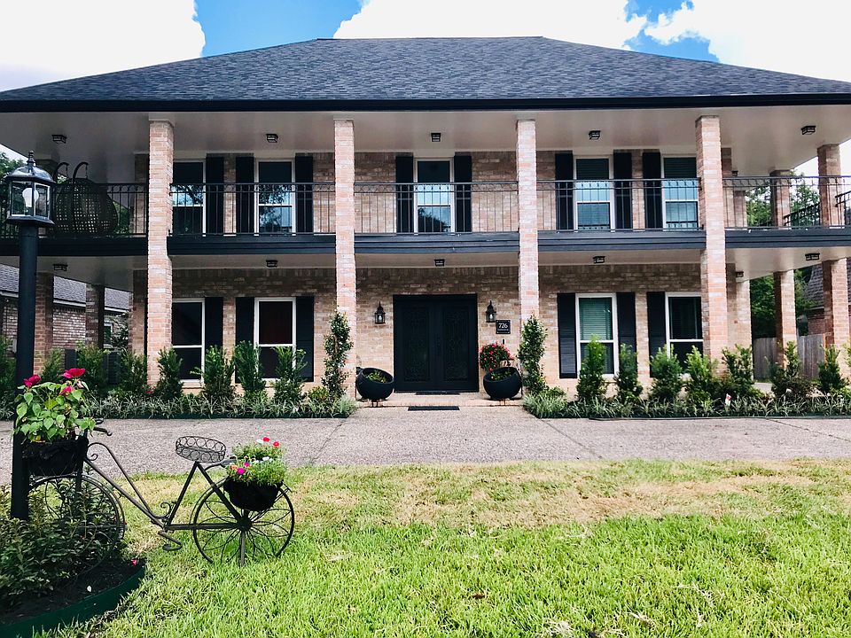 1st image of 726 Plainwood Dr