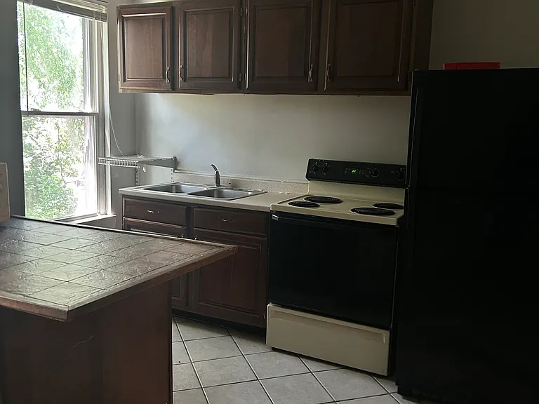 180 Oneida St #2 — Photo 2