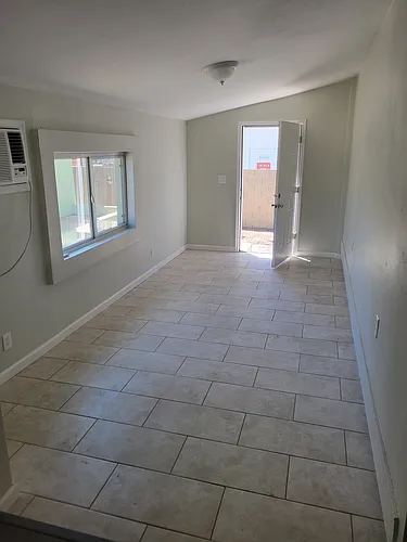 1021 E Garfield St #2 Photo 1