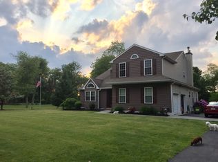372 Sapphire Dr, Jackson, NJ 08527
