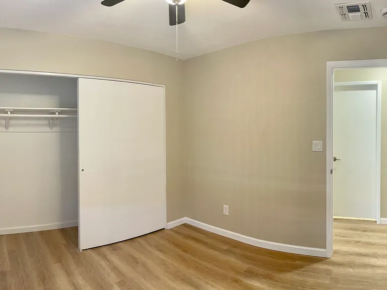 10021 N 47th Dr — Photo 11