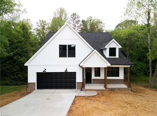 400 Cotswold Ln, King, NC 27021