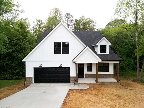 400 Cotswold Ln, King, NC 27021