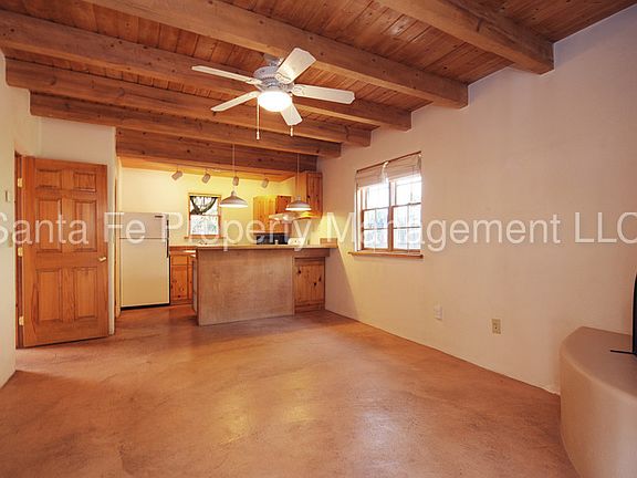 4th image of 245 Casados St
