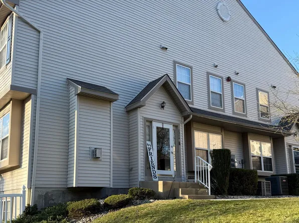 2304 Beacon Hill Dr, Sicklerville, NJ 08081