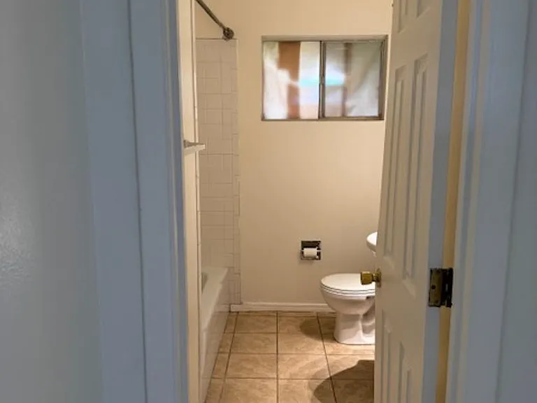 2212 Oregon Ave — Photo 6