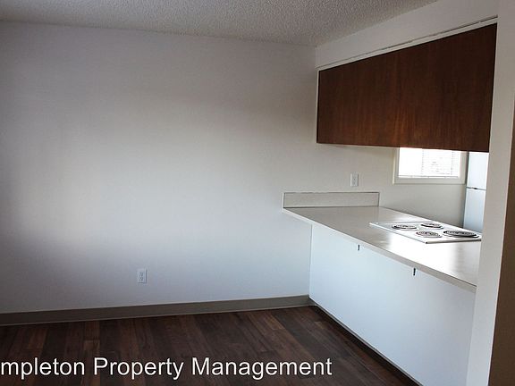 5th image of 3419 NE 53rd St APT 17