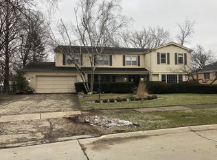105 Sequoia Ln, Deerfield, IL 60015