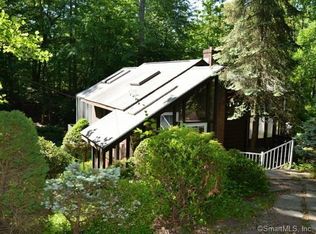 70 Witch Ln, Norwalk, CT 06853