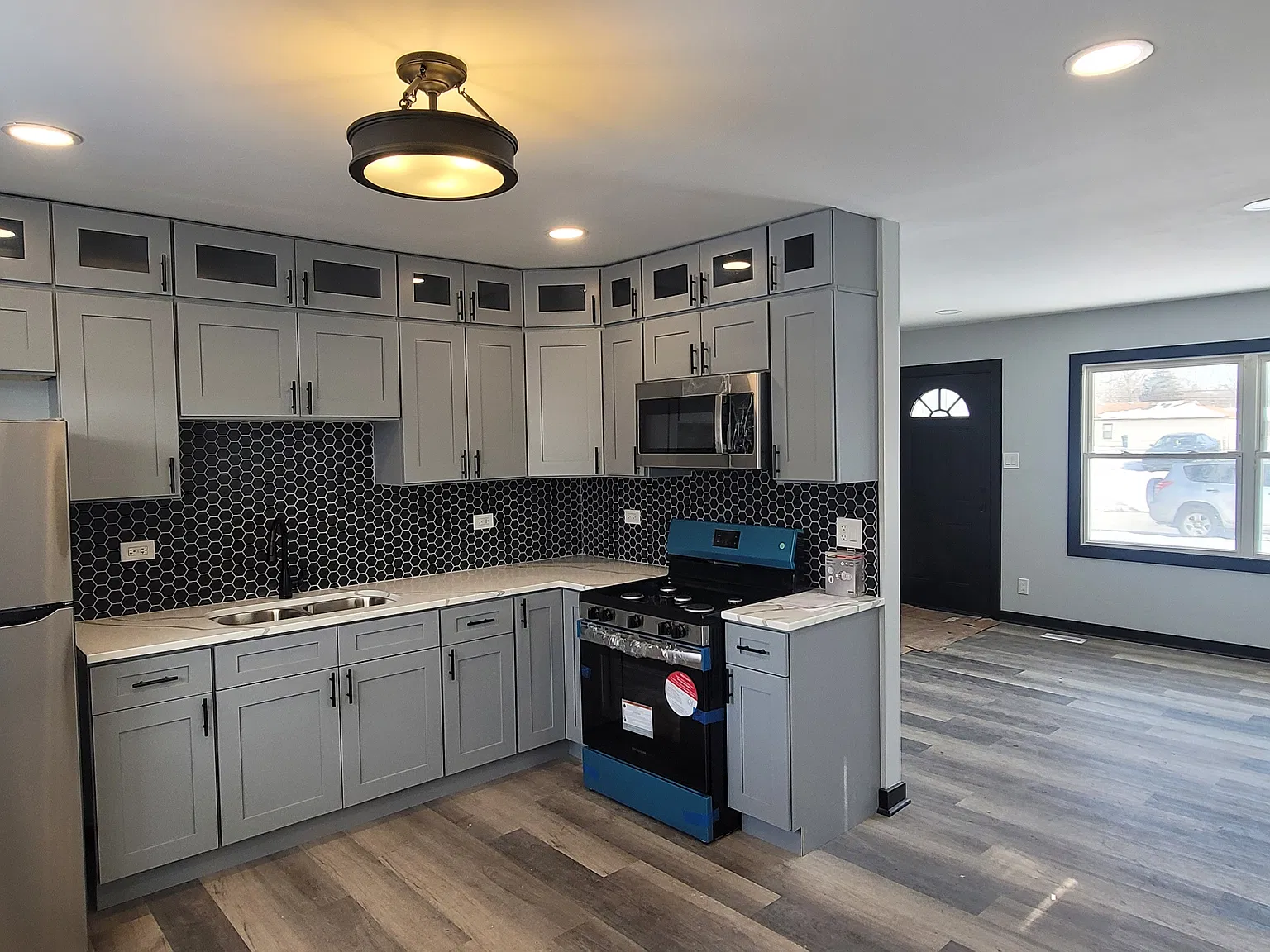 3 bed, 960 sqft, $1,900 — Photo 3