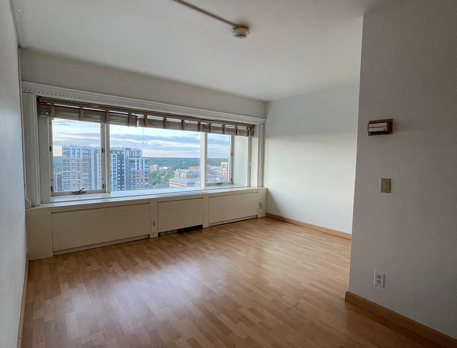 1 bed, 430 sqft, $1,700 — Photo 1