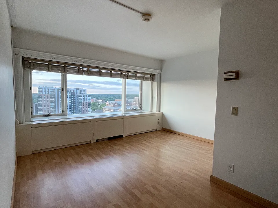 555 E William St #20G