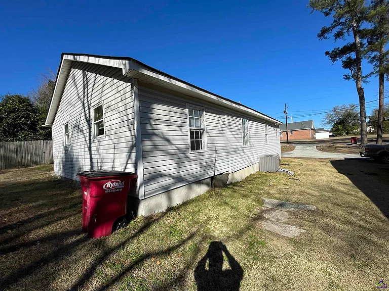 1235 Boone St — Photo 6