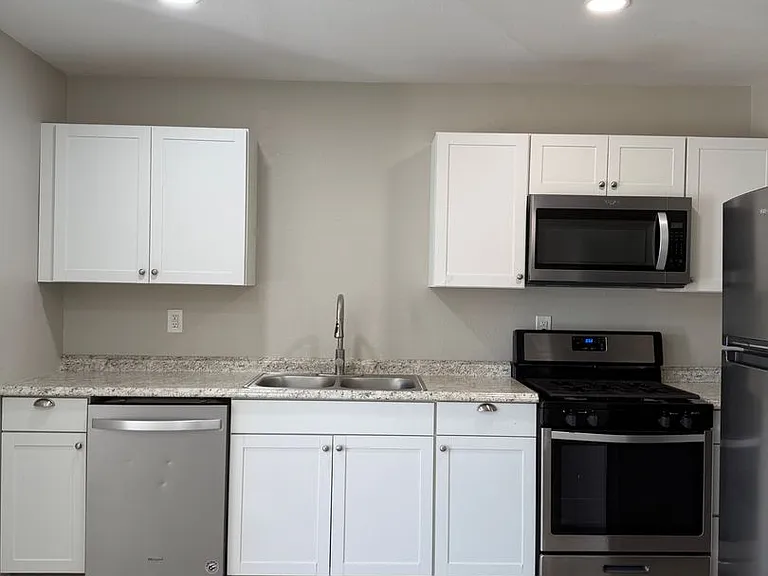 12223-12227 Woodside Ave #12227-B — Photo 1