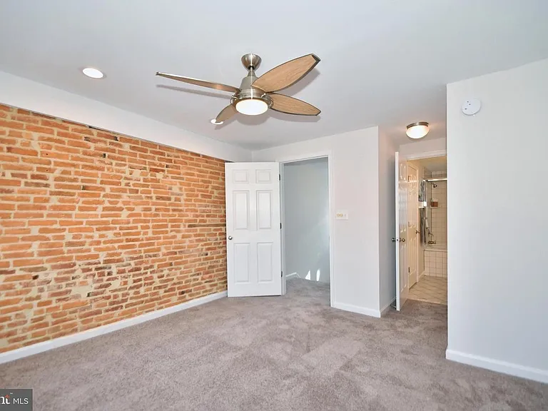 3017 Hudson St — Photo 10