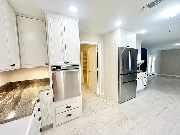 313 Santa Clara St — Photo 9