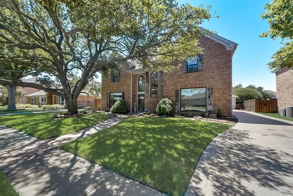 5 bed, 2.5 bath, 3563 sqft, $6,250 — Photo 1
