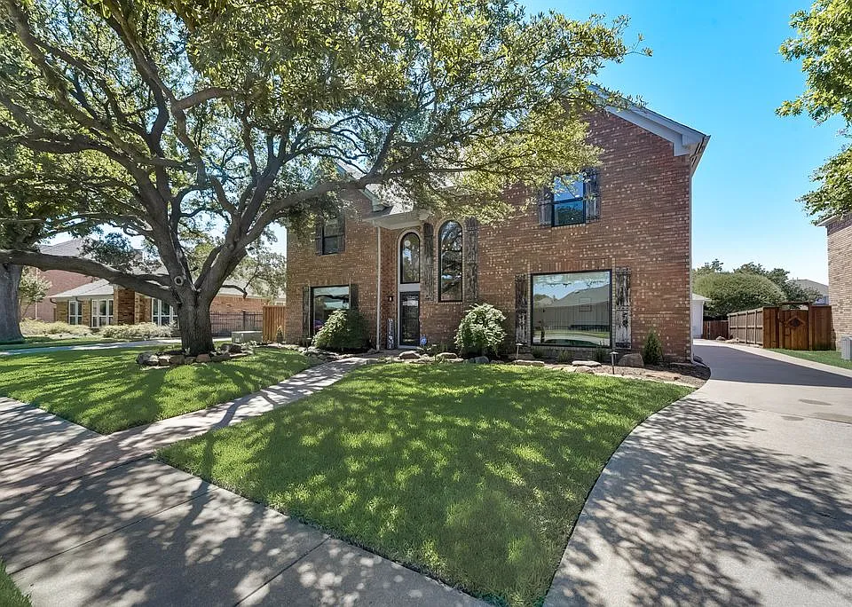 2216 Ridgecrest Trl