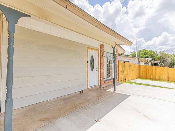 5th image of 442 Crestfield St