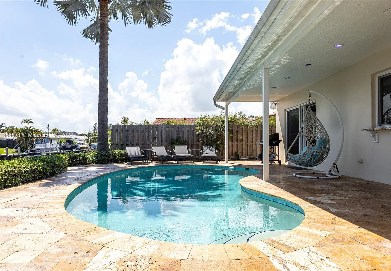 Coral Ridge Isles — Photo 1