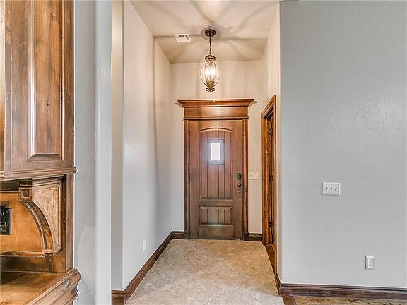 2nd image of 4001 Chesterfield Pl