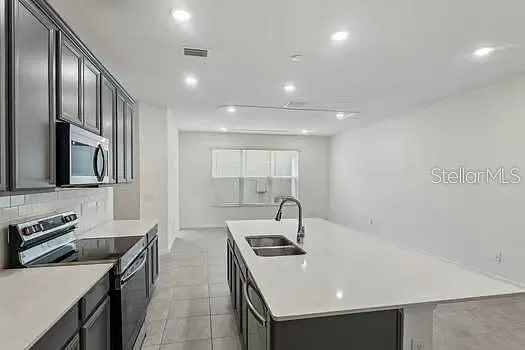 3 bed, 2.5 bath, 1845 sqft, $2,750 — Photo 3